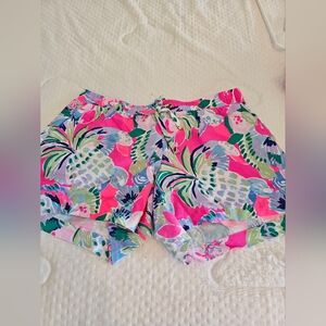 Lilly Pulitzer size M shorts EUC
